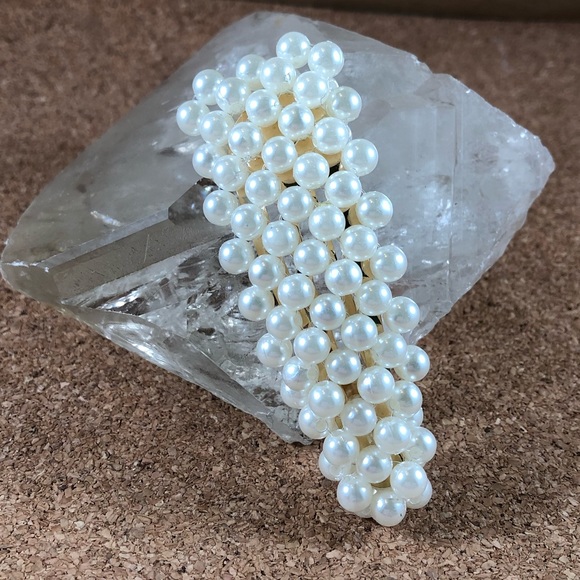 no brand Accessories - Pearl hair clip/barrette